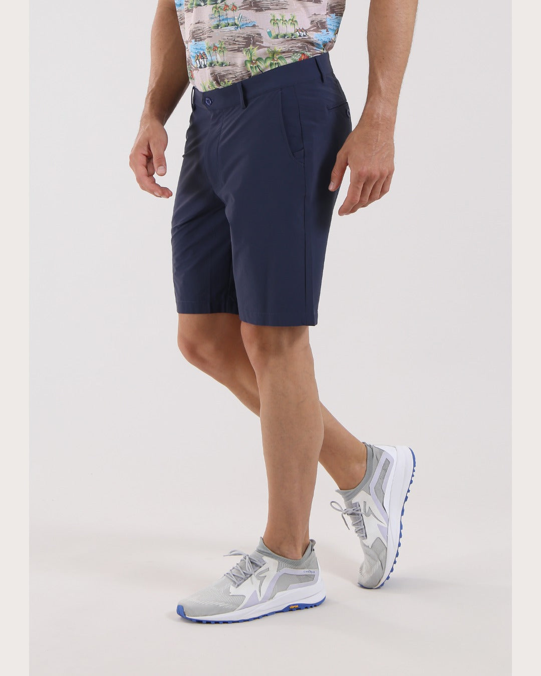 CHERVO(シェルボ)軽量撥水ストレッチショートパンツ