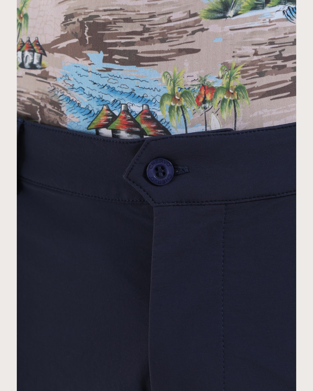CHERVO(シェルボ)軽量撥水ストレッチショートパンツ
