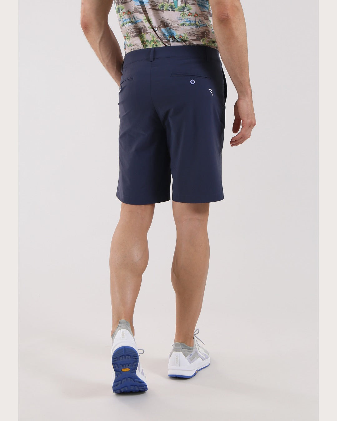 CHERVO（シェルボ）軽量撥水ストレッチショートパンツ