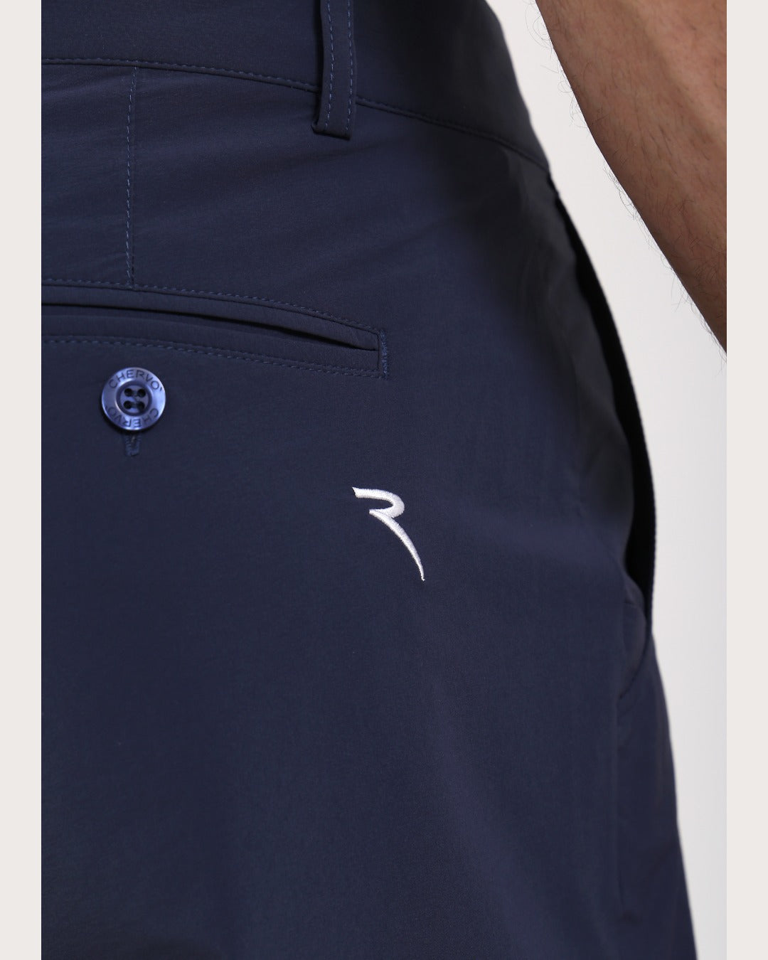 CHERVO（シェルボ）軽量撥水ストレッチパンツ